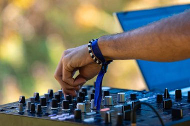 Dünya Festivali 'nde elektronik müzik DJ' liği