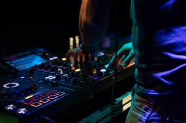 Dünya Festivali 'nde elektronik müzik DJ' liği