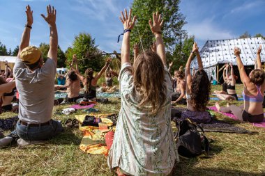 Rehberli meditasyon ve yoga 