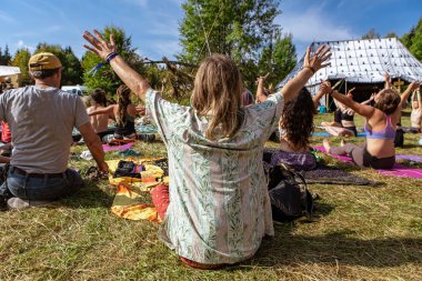 Rehberli meditasyon ve yoga 