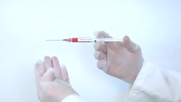 Vaccin corona de laboratoire médical blanc stérile — Video