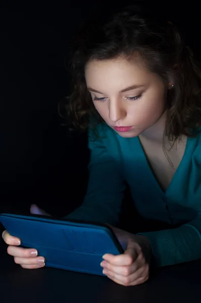 Internet addiction, a girl sits in a plate — Stock Photo, Image