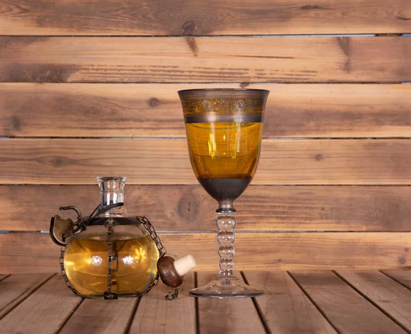 Ein Poision Drink Mit Flasche Und Holzhintergrund Mittelalterlichen Stil — Stockfoto