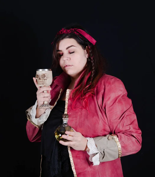 Pirate Fille Avec Veste Rouge Sur Fond Noir — Photo