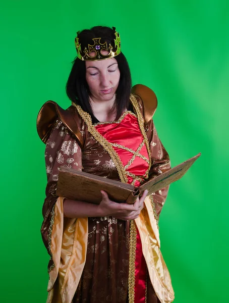 Βασίλισσα Διαβάσει Βιβλίο Στην Πράσινη Οθόνη — Φωτογραφία Αρχείου