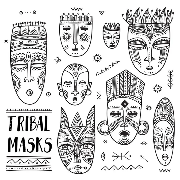 Vektor-Set afrikanischer ethnischer Stammesmasken mit Boho-Ornamenten und — Stockvektor