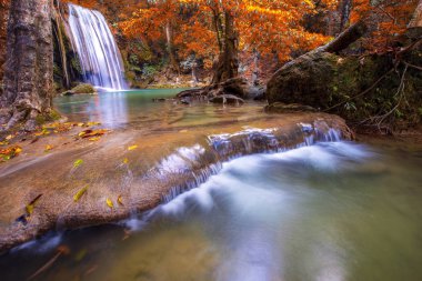 Huai Mae Kamin Şelalesi Srinakarin, Kanchanaburi, Tayland