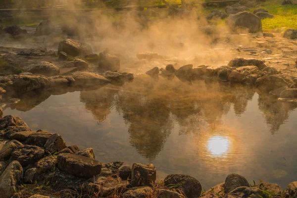 Horké prameny Onsen přírodní koupel v národním parku Chae Son, Lampan — Stock fotografie