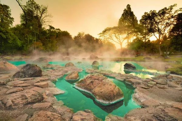 Terme Onsen Bagno Naturale al Parco Nazionale Chae Son, Lampan — Foto Stock
