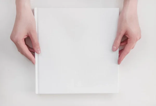 Una Maqueta Del Libro Blanco Cuadrado Libro Vacío Álbum Con —  Fotos de Stock