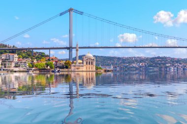 Ortakoy Camii ve Boğaz Köprüsü, deniz manzaralı, İstanbul