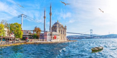 Ortakoy Camii manzarası, güzel deniz manzarası, İstanbul