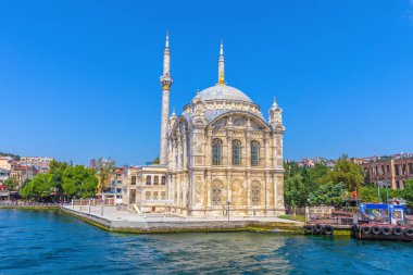 Ortakoy Camii veya Sultan Abdülmecid Büyük İmparatorluk Camii.
