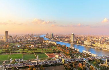 Kahire ve Nil 'in merkezindeki hava manzarası, Mısır