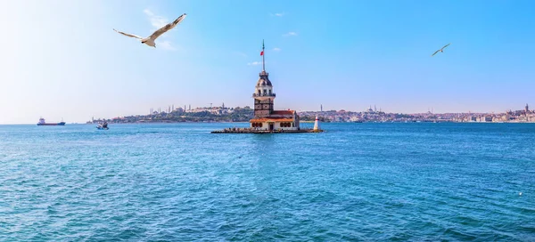 Ο Πύργος της Κόρης στην Κωνσταντινούπολη, όμορφο θαλάσσιο πανόραμα — Φωτογραφία Αρχείου