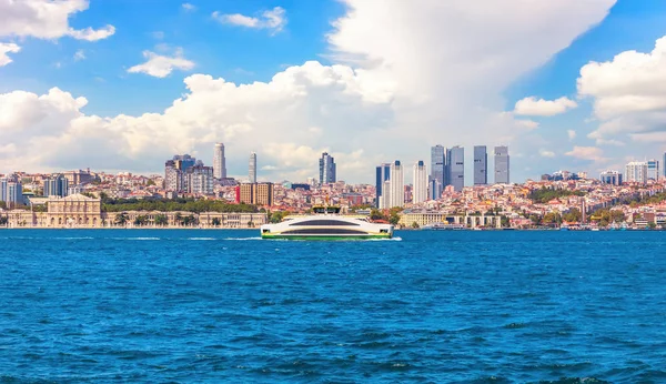 The Bosphorus straight view, the Dolmabahce palace and Besiktas skyscrappers in the background, Istanbuil, Turkey — 스톡 사진