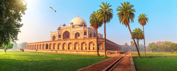 Humayuns Tomb, a famous UNESCO object in New Delhi, India