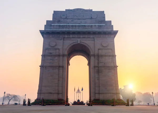 India Gate bij zonsopgang, Rajpath, New Dehli, Delhi, India — Stockfoto