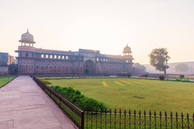 Agra Kalesi, Jahangir Sarayı manzaralı, insan yok..