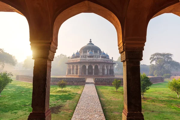 胡马云墓中的日出 印度德里伊萨汗墓的景观 — 图库照片