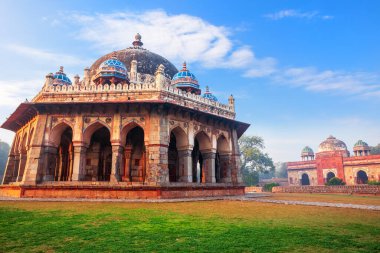 Hindistan, Delhi 'deki Humayun' un lahitindeki Isa Khan 'ın mezarı..