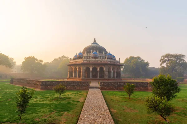 Isa Khan墓，印度New Dehli，美丽的日出 — 图库照片