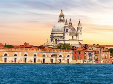 Santa Maria della Salute, Venedik Kanalı manzaralı, İtalya.