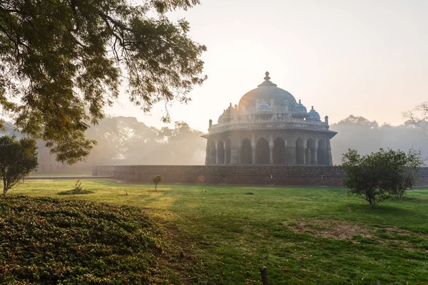 Isa Khans Tomb，神秘的早晨在印度德里 — 图库照片