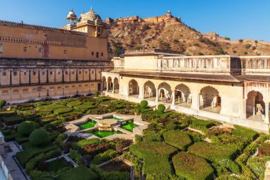 Amber Sheesh Mahal Garden, Amber Fort, Jaipur, Hindistan.