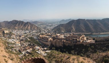 Jaipur Panorama tepelerde, Hindistan, Rajasthan.