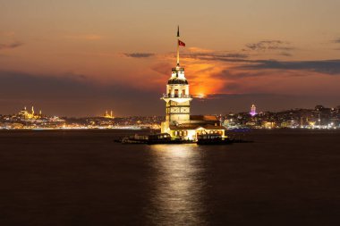 İstanbul Bakireleri, Türkiye 'nin ünlü simgesi, akşam manzarası.