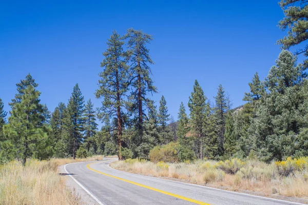 Curvaturas em Mountain Roads na Califórnia — Fotografia de Stock