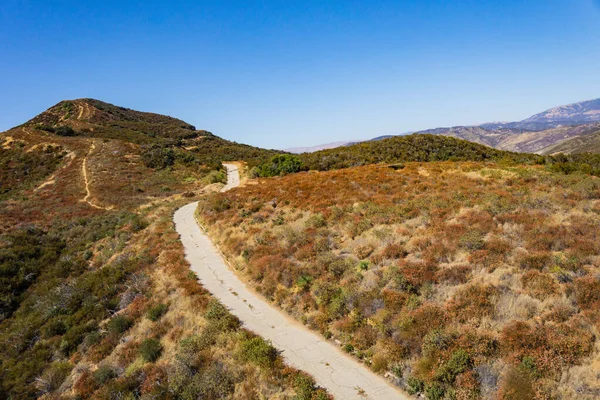 Kaliforniya 'da dolambaçlı dağ yolu