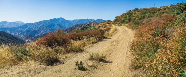 Вид с дороги в Калифорнии — стоковое фото