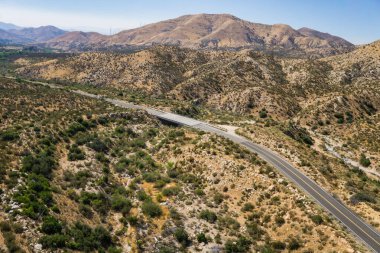 Kaliforniya Desert Highway 'de viraj