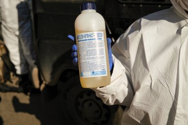 RAMENSKOYE, RUSSIA - 26 Mart 2020: Medilis-Des dezenfeksiyon çözeltisi. COVID-19 enfeksiyonu ve kitle alımının yayılmasını önlemek için önlemler