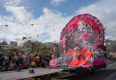 Karnaval Kraliçe platformudur