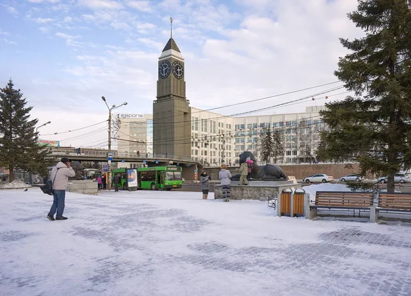 Widok miasta zegara od Theater Square, w zimie. — Zdjęcie stockowe