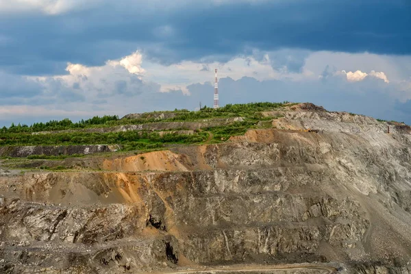 Cell Tower Stands Hill Bench Slopes Open Pit Mine Quarry — Stock Photo, Image