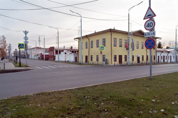 Señal Tráfico Stop Está Prohibido Una Curva Calle Calle Lateral —  Fotos de Stock