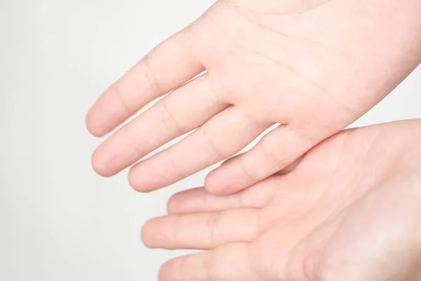 卫生保健概念 妇女手上的抗菌清洁剂凝胶 卫生概念 防止细菌传播 避免感染日冕病毒 洗手呀 — 图库照片