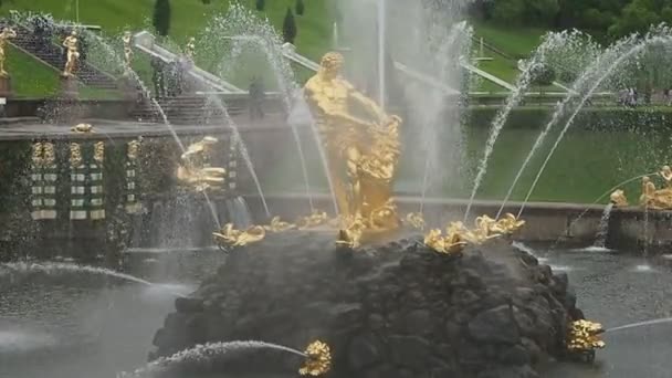 Goldene Brunnen in Russland — Stockvideo