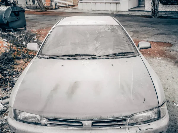 Abandonado carro velho — Fotografia de Stock