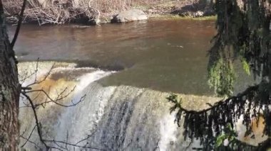 Elektrik santralinin şelalesi