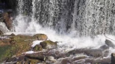 Elektrik santralinin şelalesi