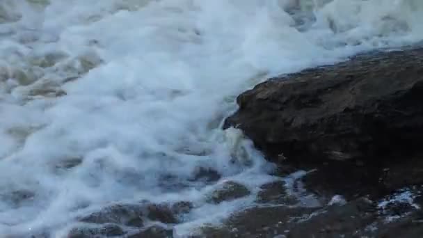 Vodní proud vodopádu — Stock video