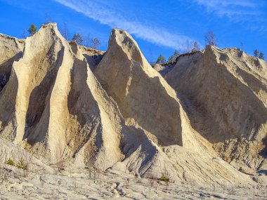 Terk Edilmiş Rummu Taş Ocağı, Estonya. Manzaralı Manzara. Beyaz kum dağı
