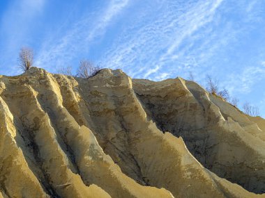 Terk Edilmiş Rummu Taş Ocağı, Estonya. Manzaralı Manzara. Beyaz kum dağı