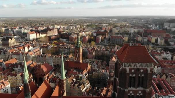 Vliegen Mary Kerk Gdansk — Stockvideo