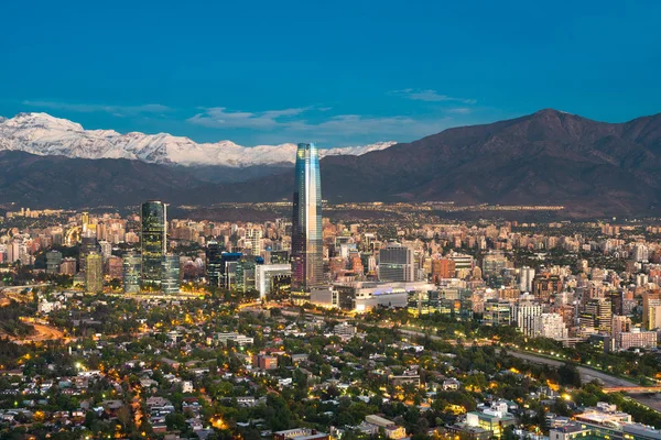 サンティアゴ・デ・チリのスカイライン — ストック写真